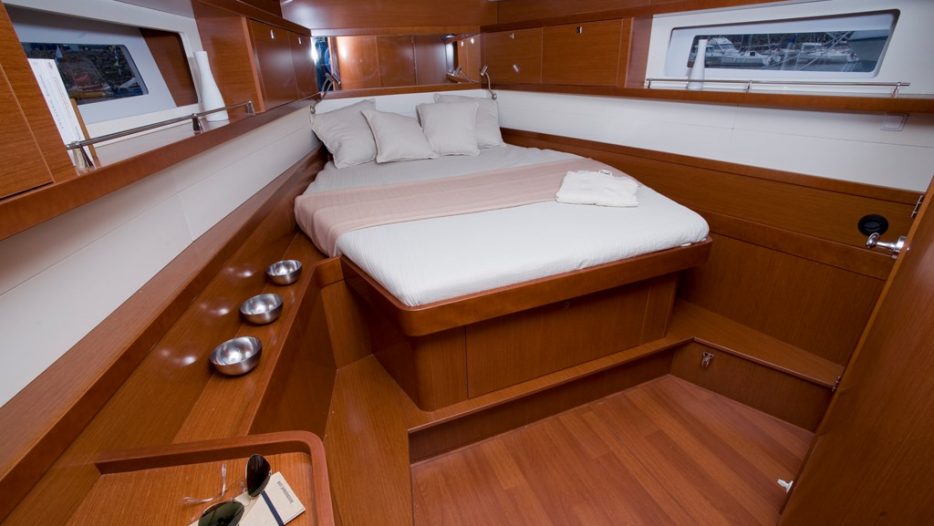 B45 interior bedroom with bed