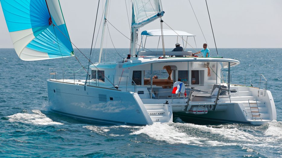 Lagoon 450 Fly back