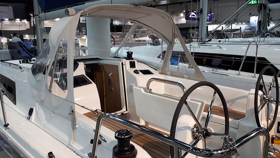 Beneteau 30.1 cockpit
