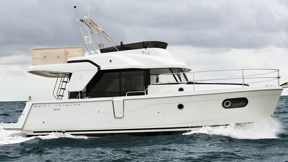 Beneteau Swift Trawler 35 side