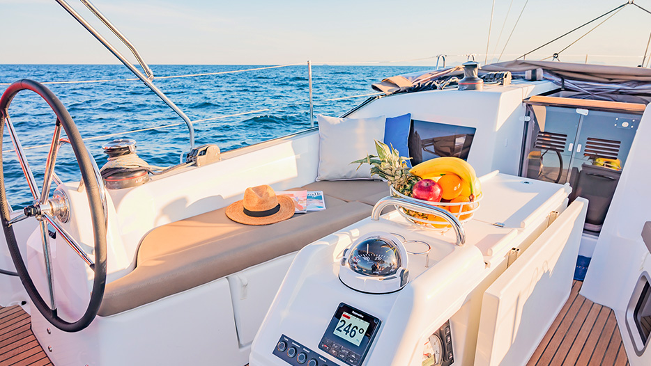 2024 Jeanneau Sun Odyssey 410 lounge area
