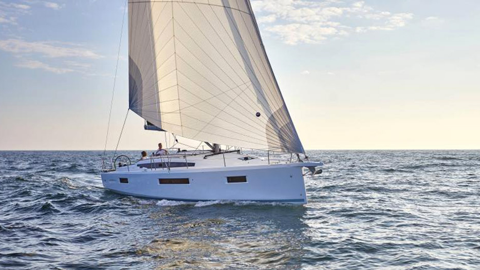2024 Jeanneau Sun Odyssey 410 side of boat
