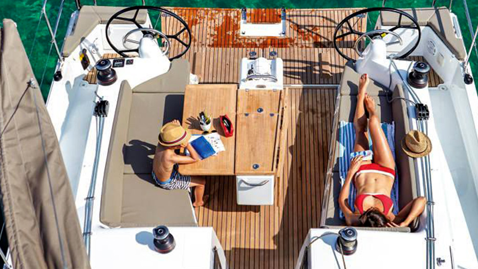 2024 Jeanneau Sun Odyssey 410 top view