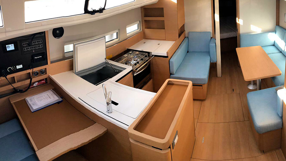 2024 Jeanneau Sun Odyssey 410 kitchen